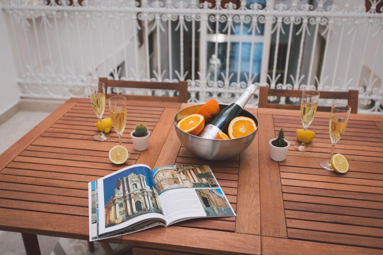 New Apartment With Patio Syrakus Exterior foto