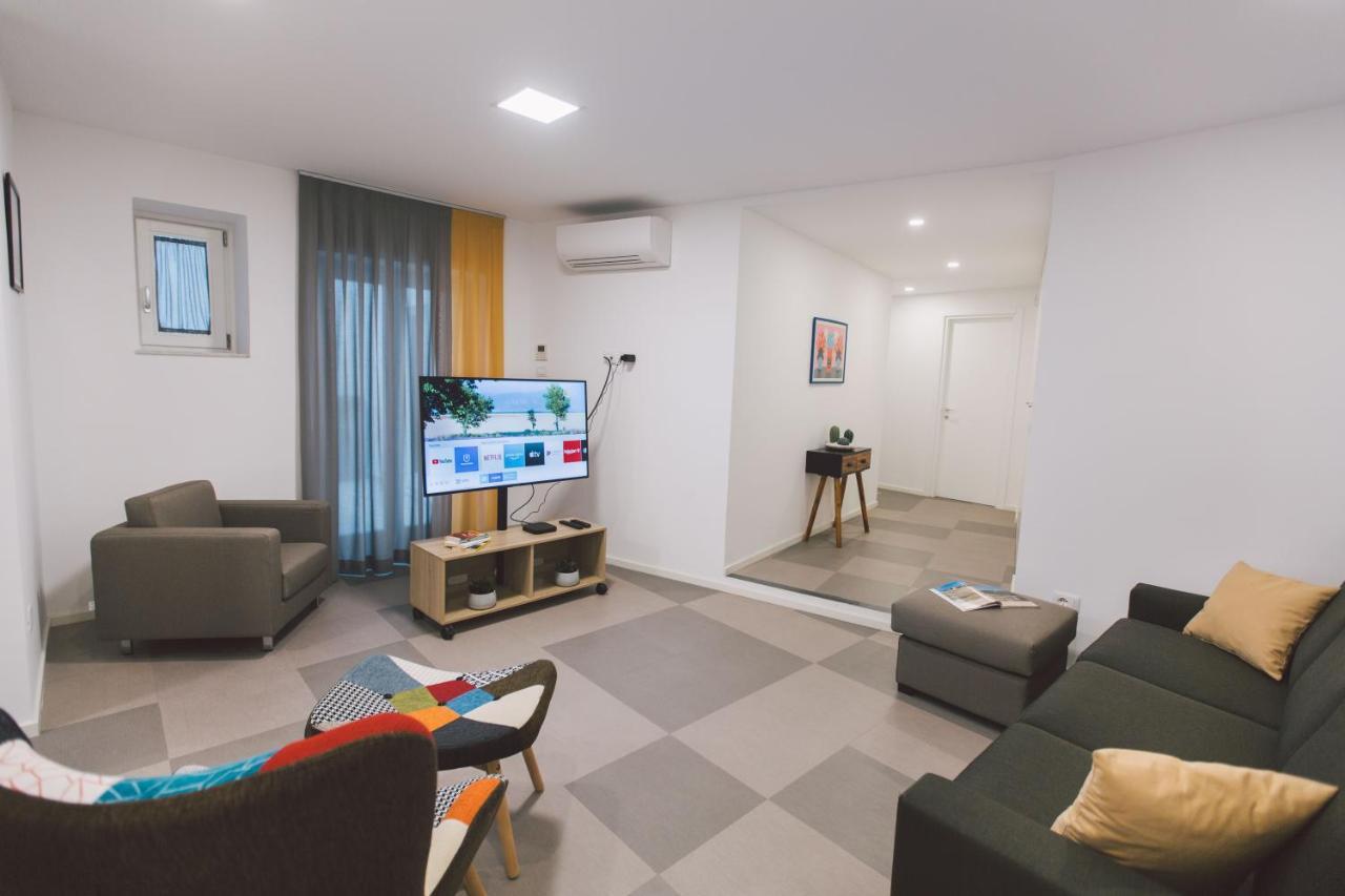New Apartment With Patio Syrakus Exterior foto