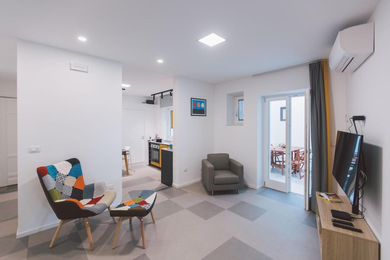 New Apartment With Patio Syrakus Exterior foto